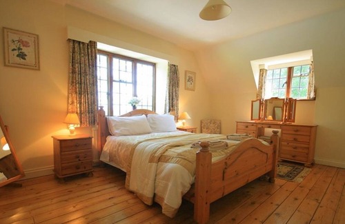 Longborough Cottage | WINDY RIDGE COTTAGE, pet friendly, with open fire in Longborough