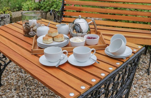 Okehampton Cottage | WINDY WILLOWS, family friendly, with open fire in Okehampton