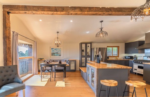 Old Town House | WindyHideaway~Radiant Beach Retreat! Coastal Family Fun in Bodega Bay! GmRm