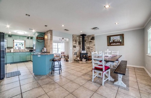 Johnson City House | Wine Country Compound I Pool & Hot Tub I Club House and Casita!