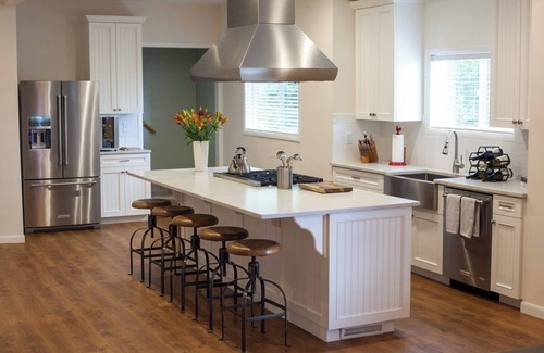 Dayton Other | Wine Country Farmhouse with Gourmet Kitchen. Perfect for Large Groups.