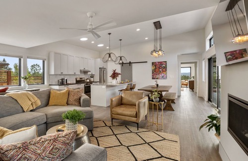 Larkfield-Wikiup House | Wine Country Getaway