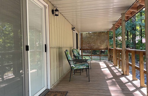 Cobden House | Wine Country Hideaway Near Wineries & Giant City