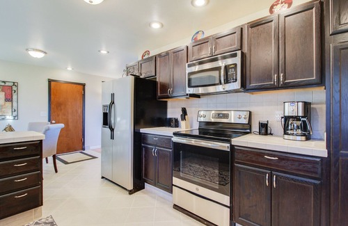 Dundee House | Wine country home with game room & valley view - dog-friendly