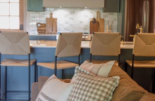 Dahlonega Cabin | Wine Country Luxe 5BR w Views & Hottub, Pet Friendly!