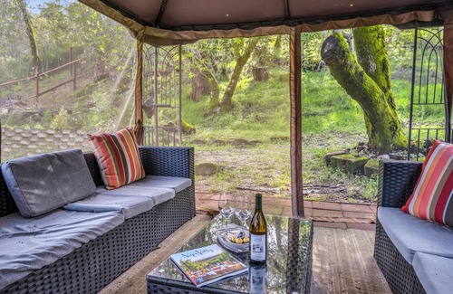 Calistoga House | Wine Country Luxury: 5 King Rooms with En-Suite Baths in Napa Valley!