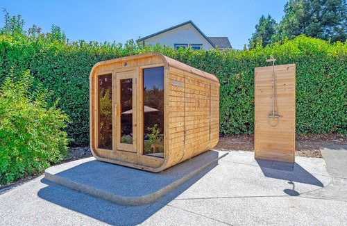 Santa Rosa House | Wine Country Luxury Retreat - Pool Sauna Spa Views
