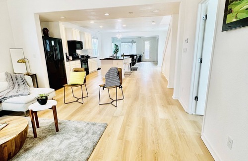 American Canyon House | Wine Country Stay, Complimentary Breakfast items available , Mountain views