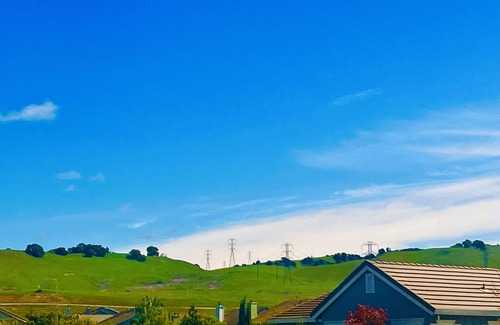 American Canyon House | Wine Country Stay, Complimentary Breakfast items available , Mountain views