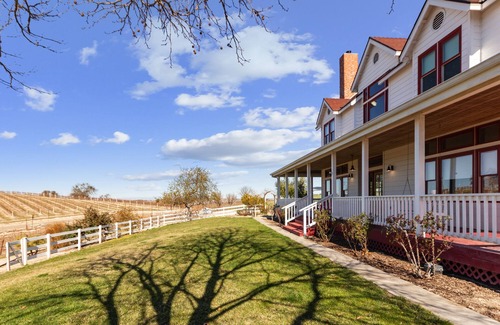 Templeton House | Wine Country Vineyard Farmhouse