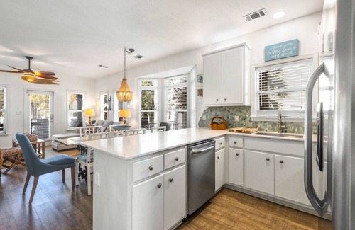 Santa Rosa Beach House | Wine Down- 300 yards to the Beach- Overlooking Community Pool- 2 Bikes