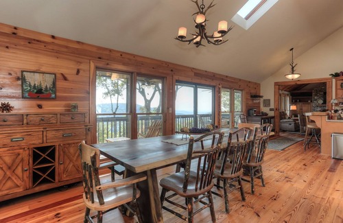 Big Canoe House | Wine Down Cottage - Mountain Views, Sip Wine Fireside, Watch Netflix & Play Golf