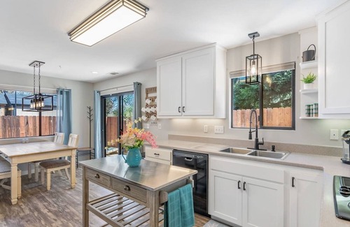 Templeton Cottage | Wine Down Getaway-Near Wineries & Tin City