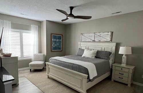Leland Condo | Wine Down in a Luxury Condo on Fairway: Close to Beaches and Golf