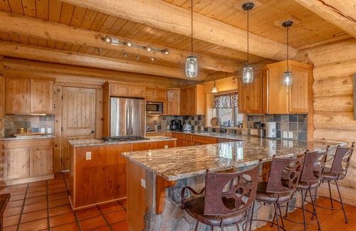 Angel Fire Cabin | Wine Down Retreat, Two Master Suites, Gameroom