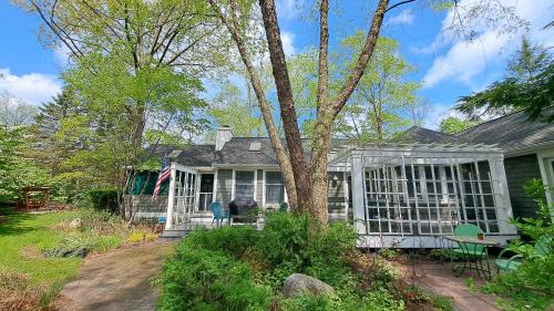 Union Pier House | Wine Down