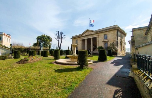Castillon-la-Bataille Apartment | Wine Not, lovely apartment in the city, near St Emilion