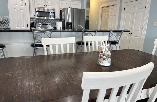 Gulf Shores House | WineDown in Gulf Shores! 4 BR 3 Bath home perfect for relaxing family getaway