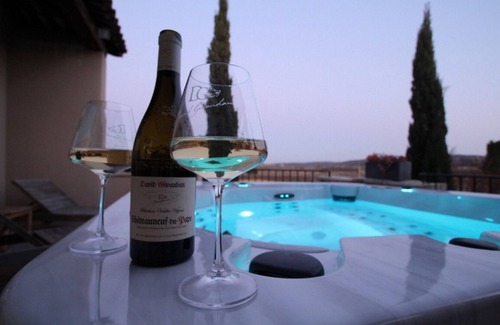 Cavillargues House | Winegrower's house with jacuzzi, sauna, spacious terrace and panoramic view
