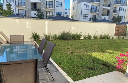 Trawal Apartment | Winelands Flat in Secure Estate w/pool & gym. Pet friendly and weekly cleaning!