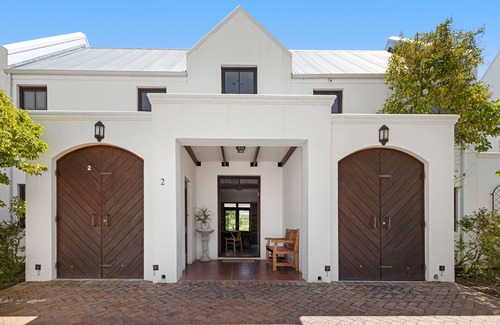 Stellenbosch House | Winelands Golf Lodges 2