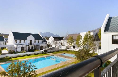 Stellenbosch Cabin | Winelands Golf Lodges 20