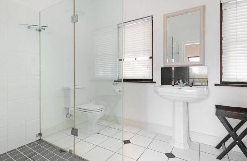 Stellenbosch Cabin | Winelands Golf Lodges 26