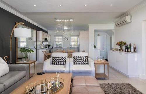 Stellenbosch Cabin | Winelands Golf Lodges 27