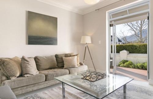 Stellenbosch Cabin | Winelands Golf Lodges 33