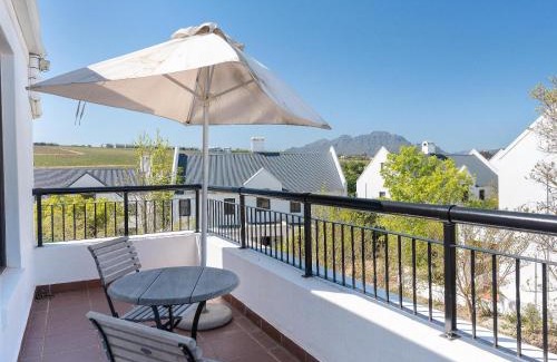 Stellenbosch Cabin | Winelands Golf Lodges 39
