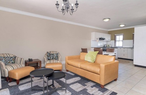 Stellenbosch Villa | Winelands Golf Lodges 13
