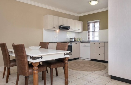 Stellenbosch Villa | Winelands Golf Lodges 13