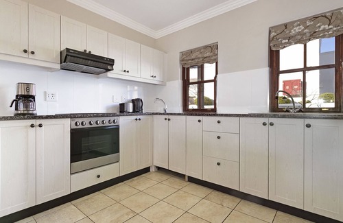 Stellenbosch Villa | Winelands Golf Lodges 15