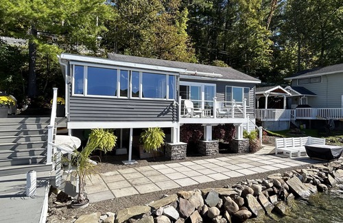 Dundee Cottage | WINERIES & BREWERIES NEARBY-NEWLY RENOVATED LAKEFRONT COTTAGE-BOAT SLIP-HOT TUB