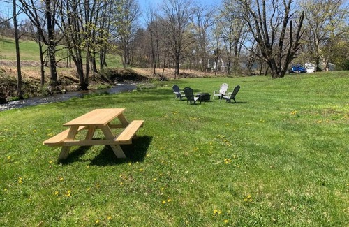 Saylorsburg House | Wineries, Hiking, skiing and fishing minutes from house