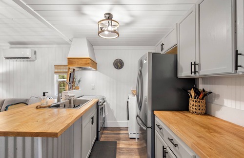 Point Washington Cottage | "Wing & A Prayer" Fab New Tiny Home w/Firepit - Boat Launch & Dock Nearby