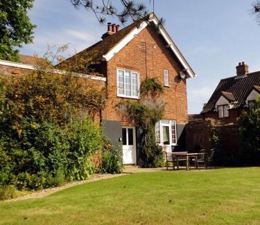 Orford House | Wing Cottage