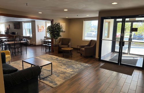 Utica Hotel | Wingate by Wyndham Utica