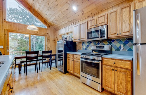 Stratton and Bromley Ski Areas House | Winhall Woodland House | Winhall Home w/large deck - near Stratton & Bromley