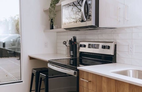 Winnipeg Apartment | Winnipeg - Osborne Studio