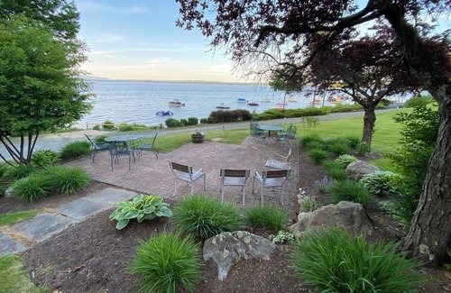 Gilford Condo | Winnipesaukee Condo Walk to Beach, Pool, Near Gunstock