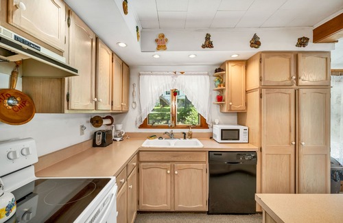 Moultonborough House | Winnipesaukee Home PLUS Apartment For 10 Beach Dock Sunsets