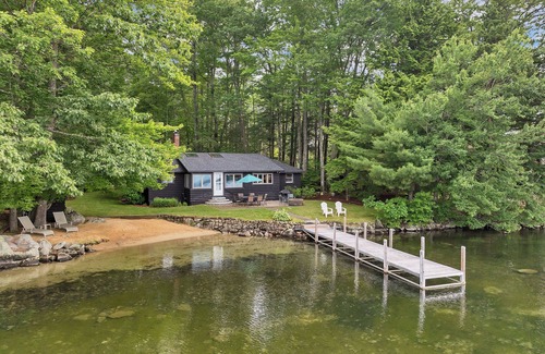 Meredith House | Winnipesaukee Log Home Sand Beach South Exposure Views Sleeps 8