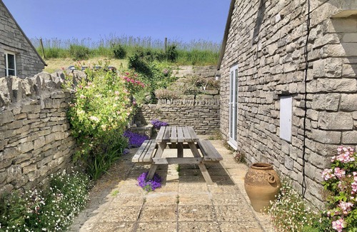 Worth Matravers Apartment | Winspit View, Worth Matravers - Family friendly home
