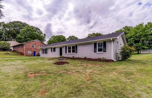 Winston - Salem House | Winston Haven with gym/game room/pet friendly