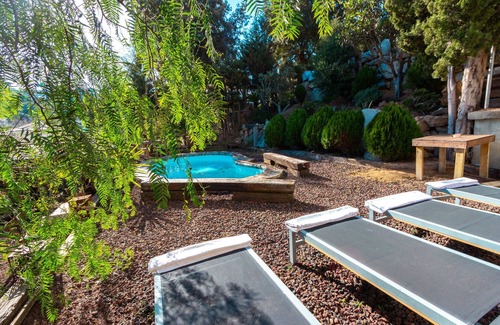 Argentona Villa | Winter Cozy with Jacuzzi & Fire 27km to Barcelona!