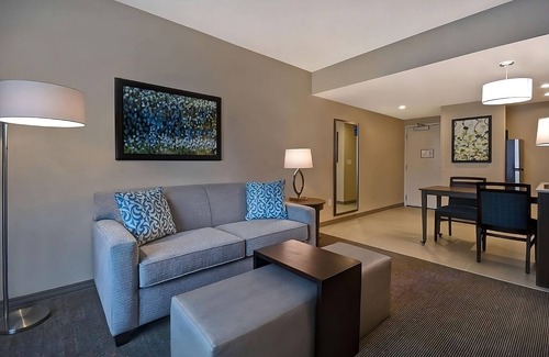 Florida Central Atlantic Coast Hotel | Winter Garden Getaway! Full Kitchen, Swimming Pool, Pets Allowed!