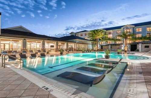 Florida Central Atlantic Coast Apartment | Winter Garden King Bed Pet-Friendly 15 Min to Park