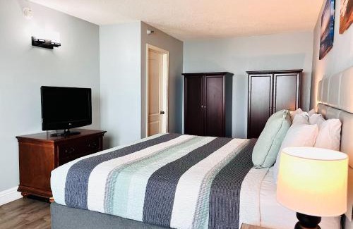 Myrtle Beach Apartment | WINTER RATES! Gorgeous Oceanfront Suite! 1Br Condo, Dog friendly! 706