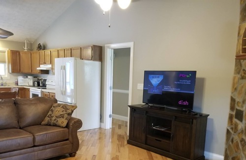 Dandridge House | Winter Rates! Serenity Ridge - cozy two bedroom lakefront home. Pet-Friendly